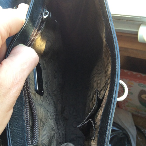 Ferragamo pocketbook with matching wallet - Picture 11 of 13